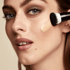 The ONE Foundation Brush