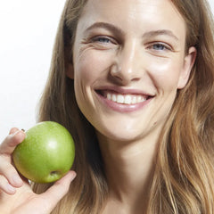 Love Nature Up-Loved Purifying Shampoo with Upcycled Apple & Organic Kale 250 ml