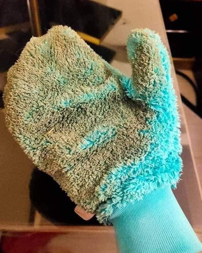 Sweeping Glove (قفاز التراب)