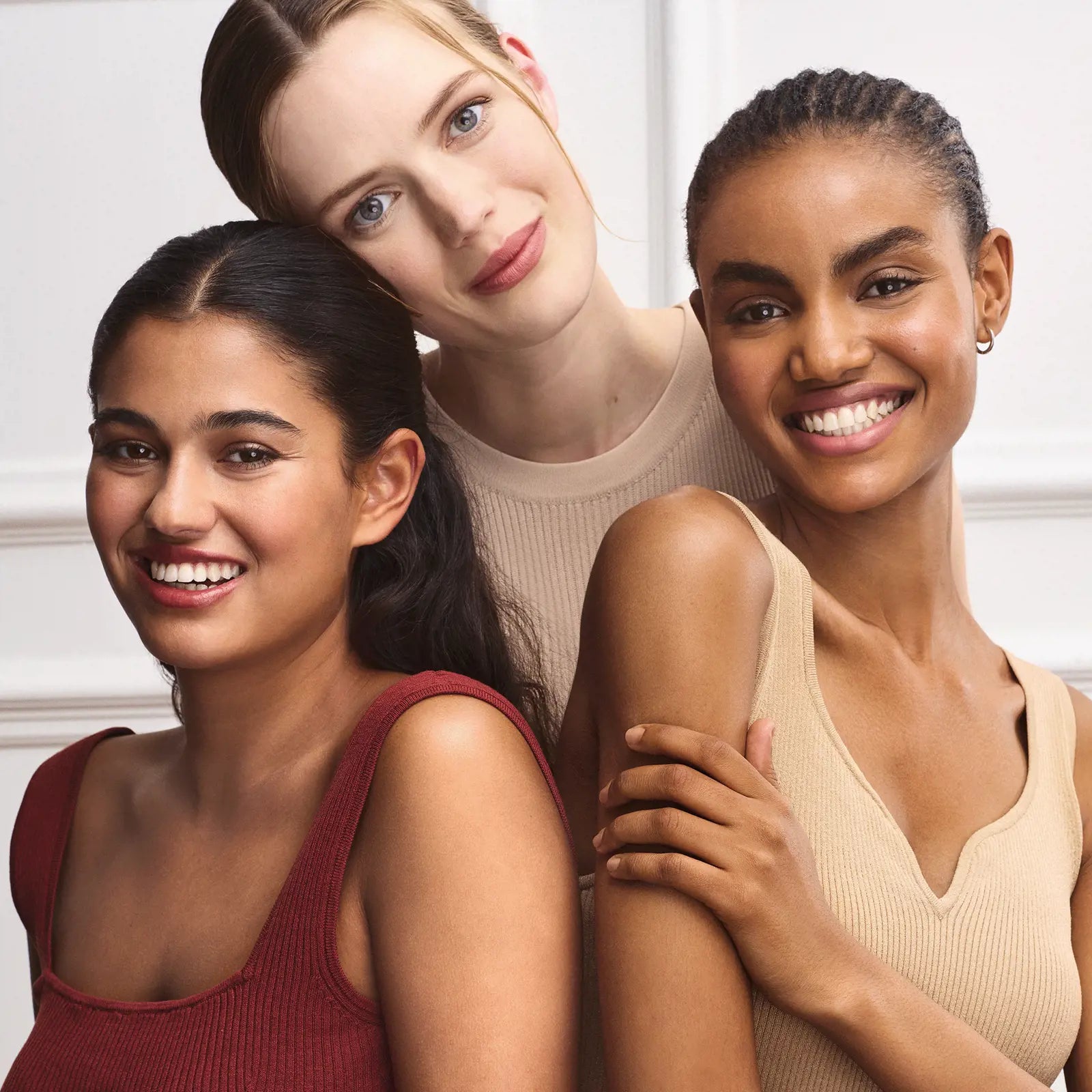 The ONE Everlasting Sync Stress-Free Foundation SPF 20 + UVA protection Natural