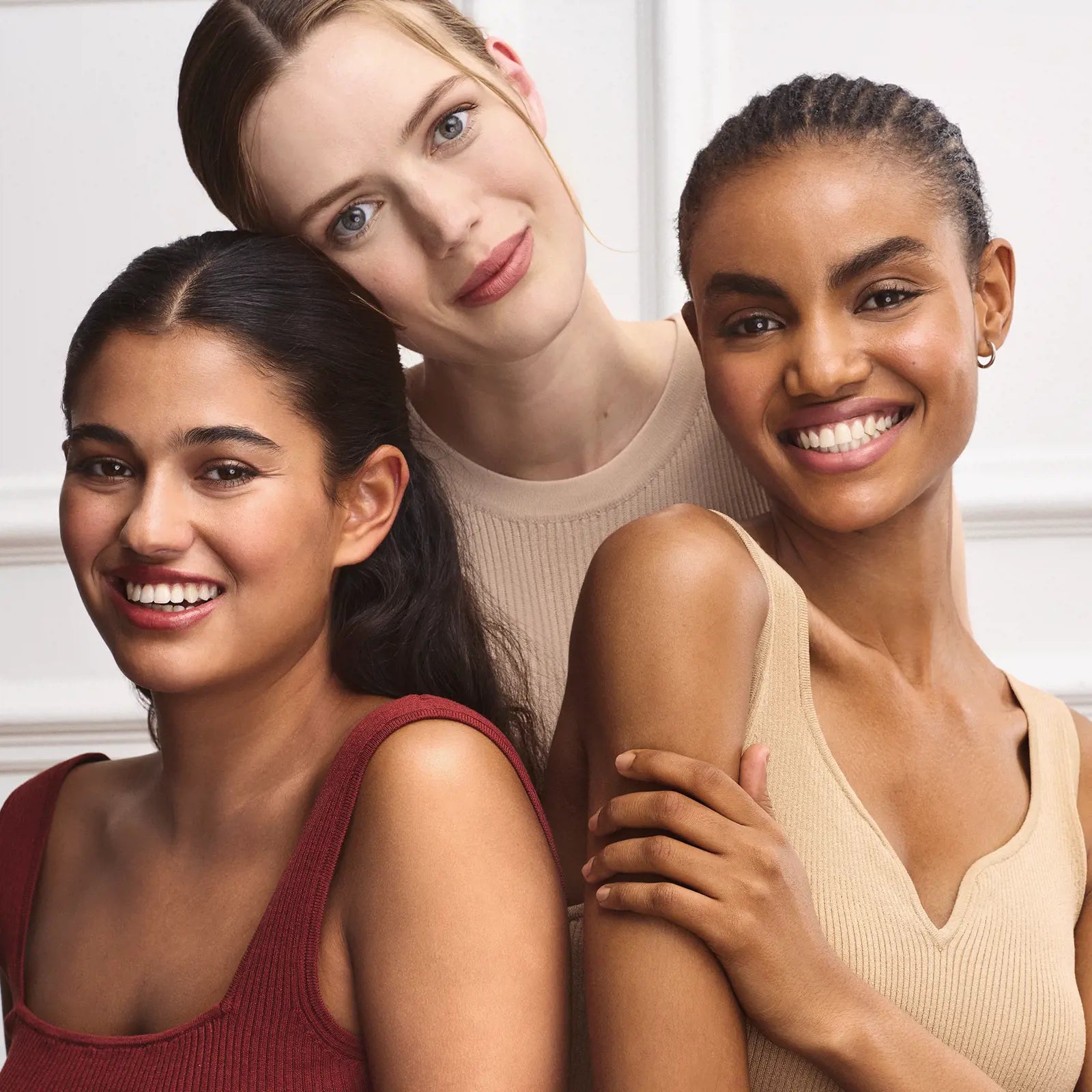 The ONE Everlasting Sync Stress-Free Foundation SPF 20 + UVA protection Natural